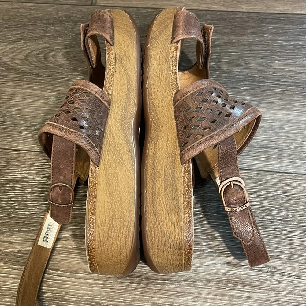 brown leather sandals size 9-9.5 (n50)